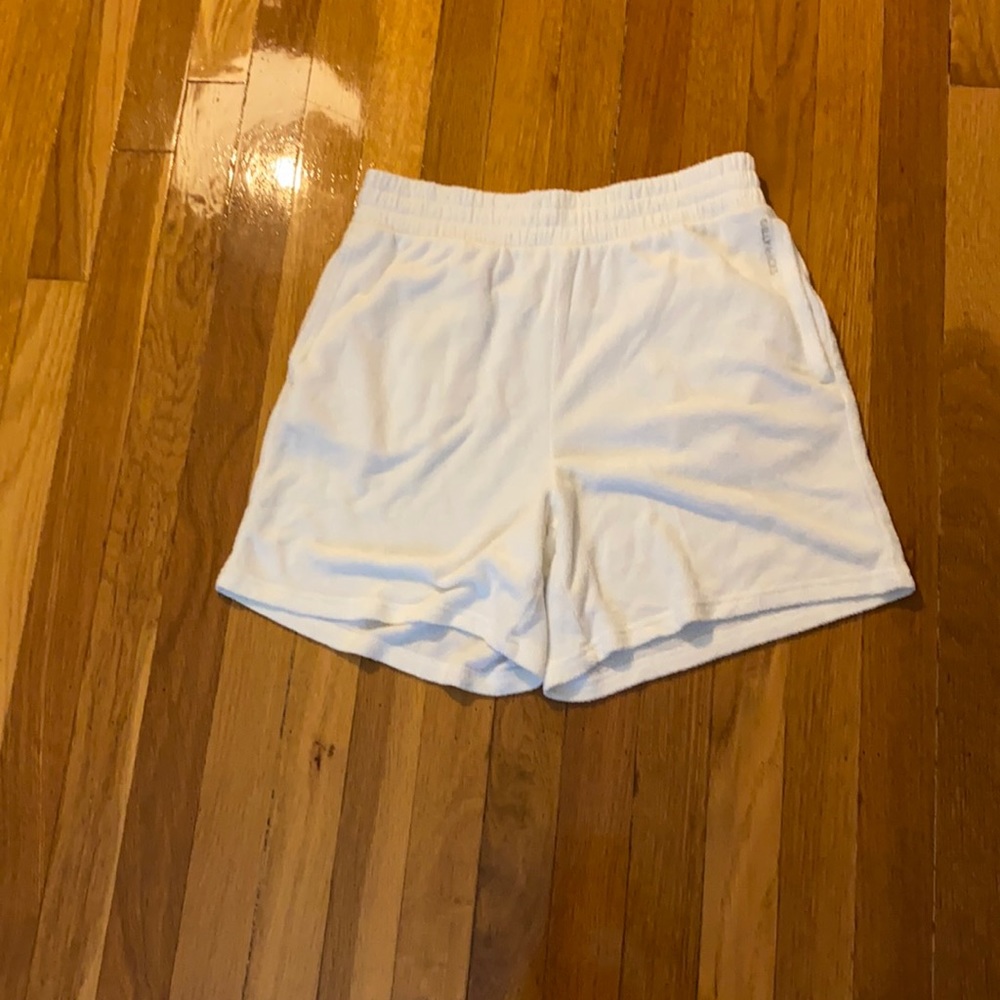 Size medium Hollister girls summer white shorts.
